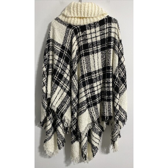Time Tru Poncho Women's S M Beige Black Plaid Ultra Soft Fall Cozy Holiday NEW - Picture 2 of 6